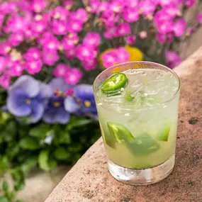 Ready to spice things up? ????
Cazadores Reposado, orange liqueur, fresh muddled jalapeño, and lime come together for a Jalapeño Margarita that’ll snap you right out of winter hibernation! Think you can handle the heat? ????️
