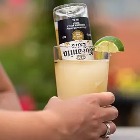 This cocktail wasn't made to sit inside. Patio season hits different at the Rio. ☀️
Here’s what’s on deck: ~The Ricky — Frozen Rio Margarita topped with a Coronita