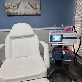 Spine & Sports Therapy chiropractic adjustment table