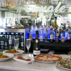 Happy #NationalPizzaDay from Il Canale! Join us today for some delicious pizza