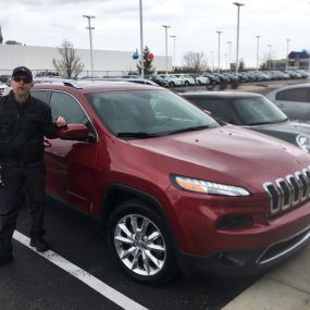Congratulations to Kevin Howard, who traveled all the way from Williamsport, PA to buy his 2015 Jeep Cherokee at Russ Darrow Metro Nissan. We were very happy to help him, and he was incredibly happy with his service! We hope you enjoy many years and many miles in your new vehicle. Travel safe!