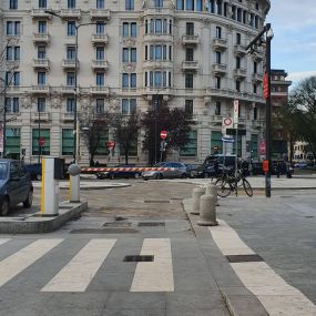 Uscita Parcheggio Sixt Autonoleggio Milano stazione centrale