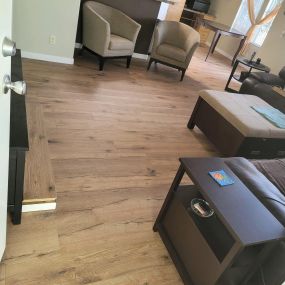 Bild von Grizzly's Discount Flooring