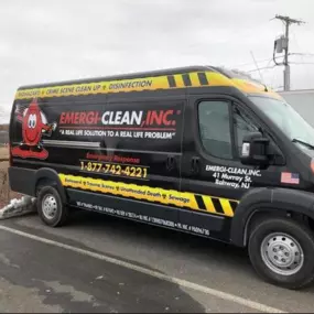 Our fleet of vans are cars allow us to mobilize as soon as we have our orders from our dispatchers. Full equipped and ready to go at a moments notice.