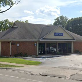 Lake Trust Credit Union, Packard branch