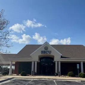 Outside view of the State Employees' Credit Union Yadkinville branch