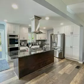 Open-concept kitchen with stunning countertop!