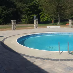 We are the premier hardscaping contractor serving Pittsburgh and surrounding areas.  Whether its just a retaining wall, driveway, or sidewalk that you're looking for,  or its an outdoor kitchen or living space complete with a fire pit, contact us today to schedule a consultation!