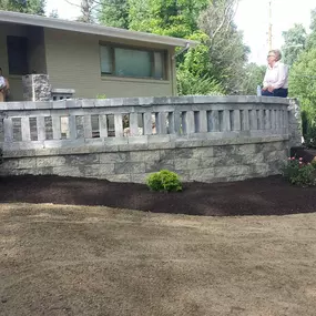 We are the premier hardscaping contractor serving Pittsburgh and surrounding areas.  Whether its just a retaining wall, driveway, or sidewalk that you're looking for,  or its an outdoor kitchen or living space complete with a fire pit, contact us today to schedule a consultation!