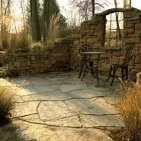 We are the premier hardscaping contractor serving Pittsburgh and surrounding areas.  Whether its just a retaining wall, driveway, or sidewalk that you're looking for,  or its an outdoor kitchen or living space complete with a fire pit, contact us today to schedule a consultation!