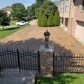 We are the premier hardscaping contractor serving Pittsburgh and surrounding areas.  Whether its just a retaining wall, driveway, or sidewalk that you're looking for,  or its an outdoor kitchen or living space complete with a fire pit, contact us today to schedule a consultation!