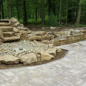 We are the premier hardscaping contractor serving Pittsburgh and surrounding areas.  Whether its just a retaining wall, driveway, or sidewalk that you're looking for,  or its an outdoor kitchen or living space complete with a fire pit, contact us today to schedule a consultation!