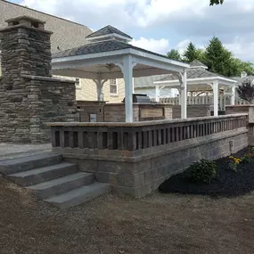 We are the premier hardscaping contractor serving Pittsburgh and surrounding areas.  Whether its just a retaining wall, driveway, or sidewalk that you're looking for,  or its an outdoor kitchen or living space complete with a fire pit, contact us today to schedule a consultation!