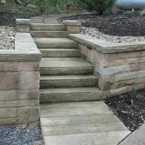 We are the premier hardscaping contractor serving Pittsburgh and surrounding areas.  Whether its just a retaining wall, driveway, or sidewalk that you're looking for,  or its an outdoor kitchen or living space complete with a fire pit, contact us today to schedule a consultation!