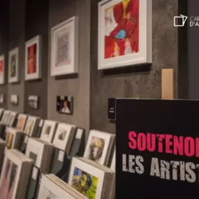 Qu'est-ce qu'un mouvement artistique ?

Carré d'artistes est un réseau de galeries d'art accessible et décomplexé. Il a pour objectif de soutenir les artistes et la création dans le mouvement artistique contemporain. 
Mais qu'appelle-t-on un mouvement artistique ? 
Au fil des siècles, l'histoire de l'art a connu de nombreux changements. Un mouvement artistique est une période où un groupe d'artistes partage un style et une esthétique similaires. Citons par exemple l’impressionnisme dans la secon