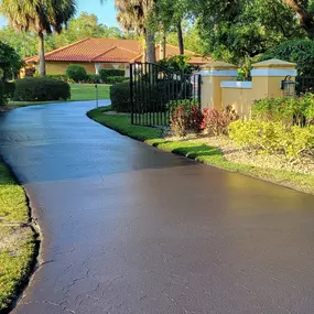 Sealcoat of local residential driveway