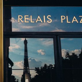 Hôtel Plaza Athénée, Le Relais Plaza, Paris.