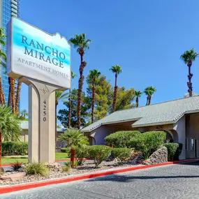 Bild von Rancho Mirage Apartments