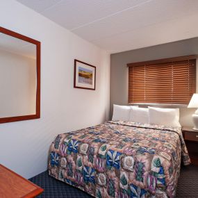 Guest room at Harbor Light Family Resort