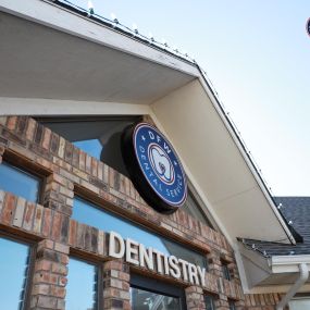 DFW Dental Service - Invisalign, Family, Cosmetic, Implants Dentist of Irving Texas | 209 S O Connor Rd, Irving, Texas 75060 | Call: (972) 251-1701