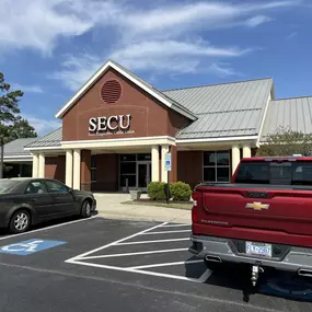 Outside view of the State Employees' Credit Union Wendell branch