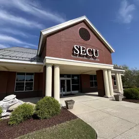 Outside view of the State Employees' Credit Union Wendell branch