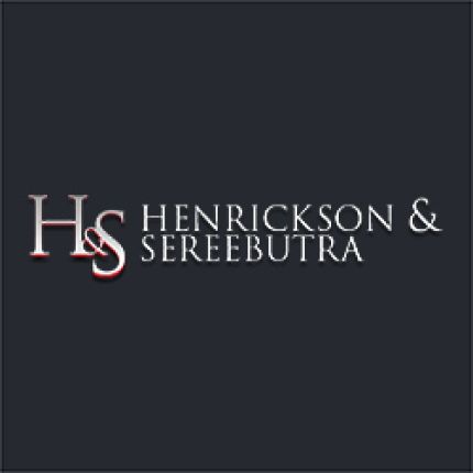 Logotipo de Henrickson & Sereebutra