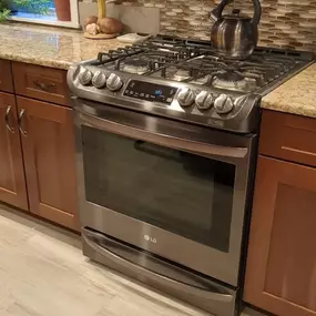 Petrillos Appliance Oven Install