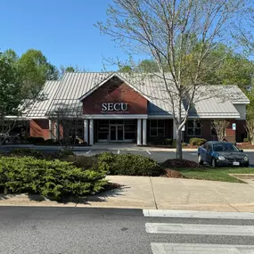 Outside view of the State Employees' Credit Union Randleman branch