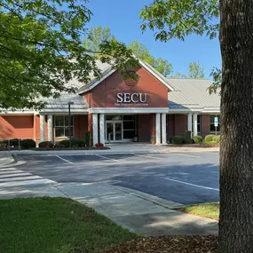Outside view of the State Employees' Credit Union Randleman branch