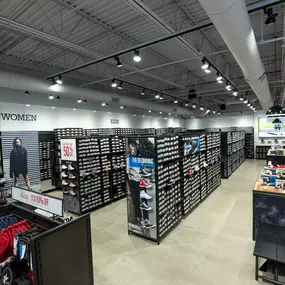 Bild von Converse Store (We moved to Suite 1225)