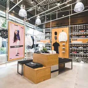 Bild von Converse Store (We moved to Suite 1225)