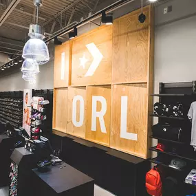 Bild von Converse Store (We moved to Suite 1225)