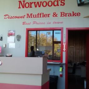 Bild von Norwood's Discount Muffler & Brake
