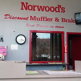 Bild von Norwood's Discount Muffler & Brake