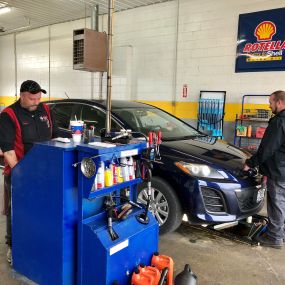 Bild von Charlie's Fast Lube Oil Change - Sikeston, MO