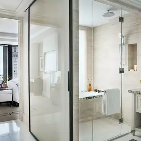 Deluxe Premier Bathroom - The Langham, Chicago