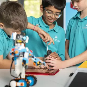 Prague British International School - Primary - Robotics
