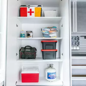 Keep your essentials organized so you can grab what you need without digging through clutter. Tools, gear, and everyday items—everything in its place, right where you need it. ????️???? Let’s make your garage work for you!