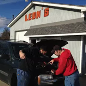 Leon's Transmission Repair - Lansing, Mi - (517) 485-3800