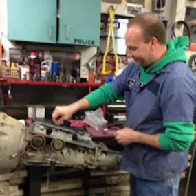 Leon's Transmission Repair - Lansing, Mi - (517) 485-3800