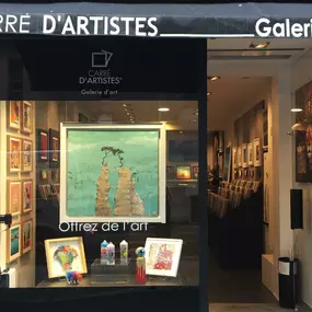 Carré d’artistes est un réseau de plus de 30 galeries d’art en France et à l’international ainsi qu’une galerie en ligne. Venez admirer les œuvres de nos artistes dans la galerie la plus proche de chez vous. Située près de la célèbre Place du Tertre, notre équipe vous accueille pour vous faire découvrir des artistes de talent à travers une sélection d’œuvres d’art uniques.