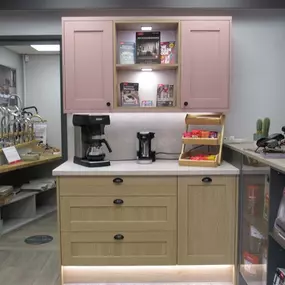 Howdens Lewes kitchen display