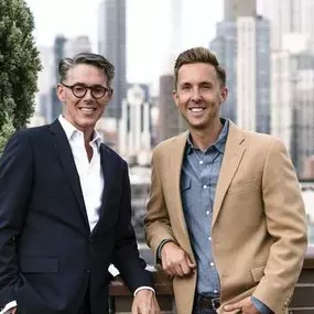 Bild von The Mackay | Dixon Team - Douglas Elliman Real Estate