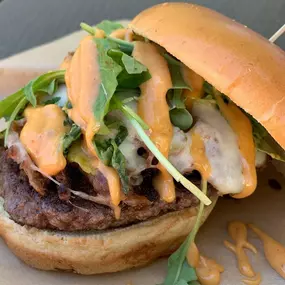 Bild von Aioli Gourmet Burgers - 32nd & Shea