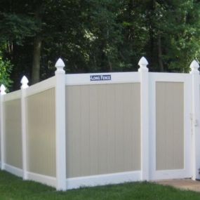 Residential Vinyl Privacy Fence