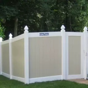 Residential Vinyl Privacy Fence