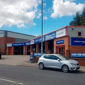 Bild von Protyre Leeds Gelderd Road