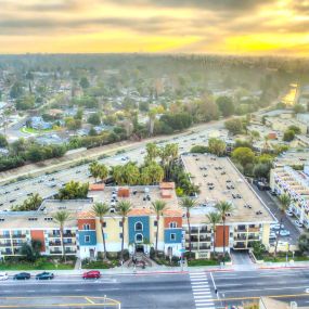 Welcome to Plaza at Sherman Oaks, a gorgeous community that offers premium, modern living in the heart of Sherman Oaks, CA.