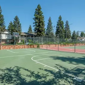 Tennis Court at Scottsmen Too Apartments